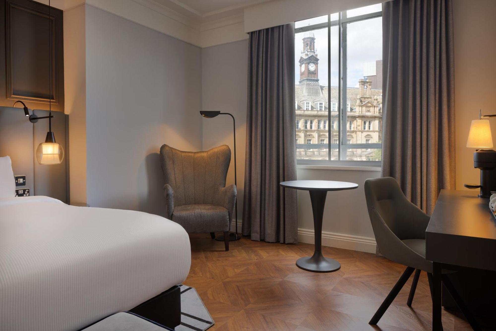 Hébergement Supérieur Lit King-Size - Vue sur City Square